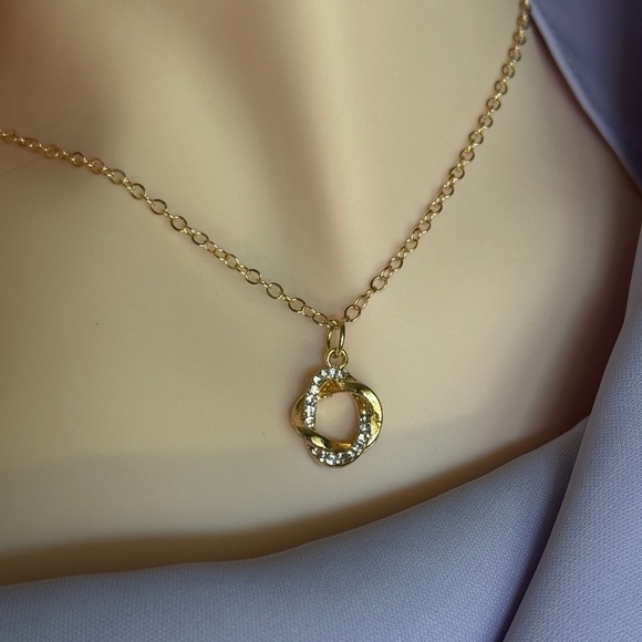 14K Gold Plated Necklace with Chic Pendant - Picture 1 of 9
